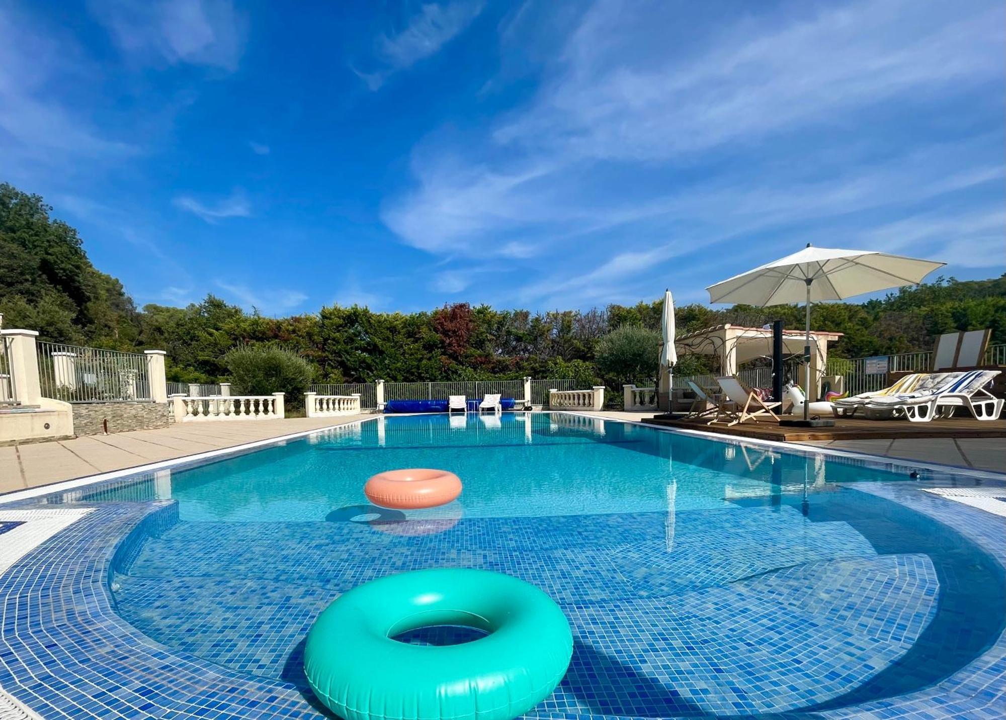 Les Terrasses De Valerian Villa Brignoles Exterior foto